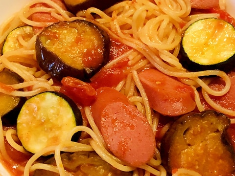 簡単ランチ*なすとズッキーニのトマトパスタ